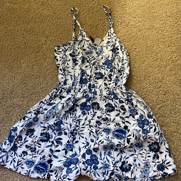 DIVIDED H&M Floral Romper White Blue Jumpsuit 0 - Picture 4 of 4